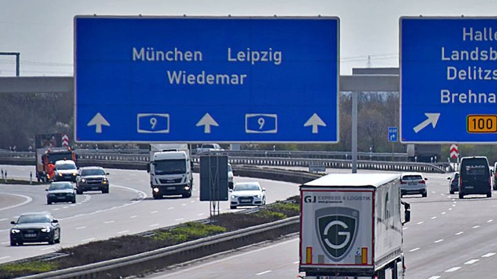 Chris 024cfbcb 3933 49f2 b5a2 005155e67557